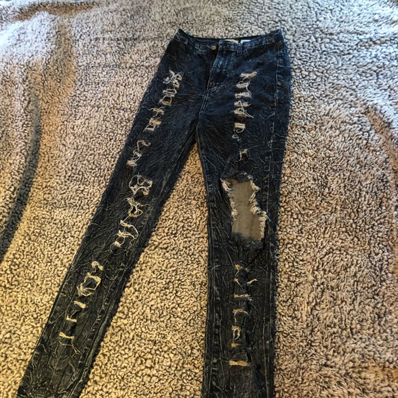High Waisted Distressed Jeans - Picture 2 of 4